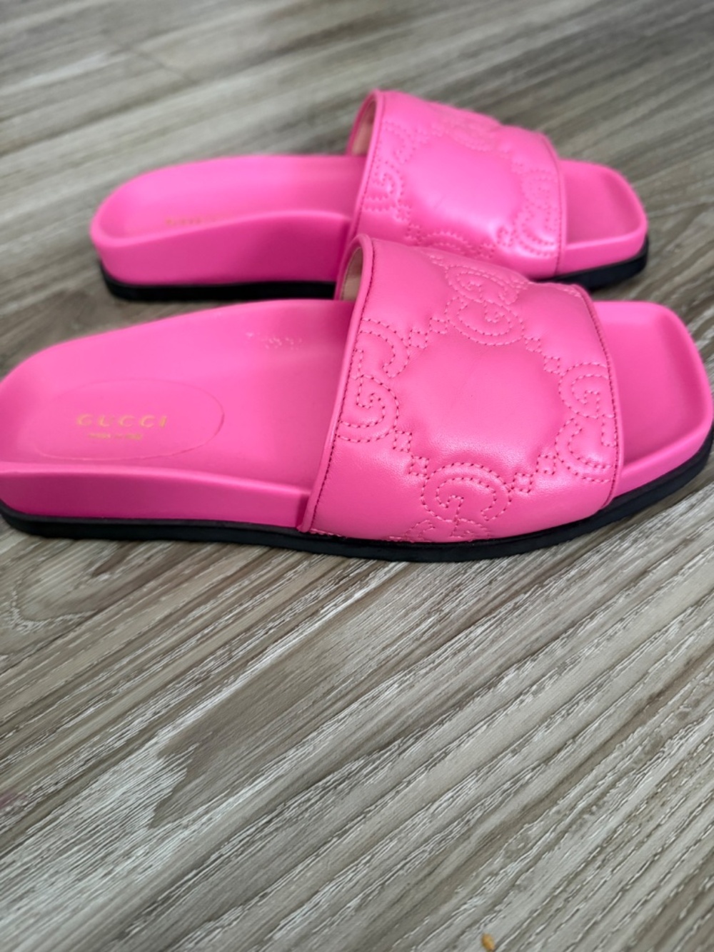 Gucci pillow slides - Picture 2 of 3